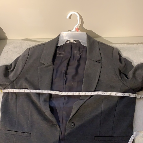 Grey Blazer with 3/4 Length Cinched Sleeves - Picture 10 of 12